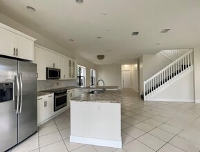 3316 W 98th Pl in Hialeah, FL - Building Photo - Building Photo