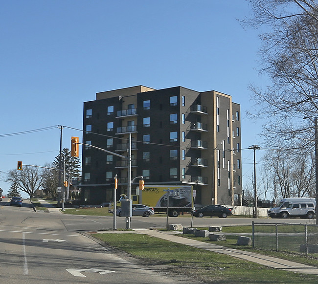 Stirling Apartments in Kitchener, ON - Building Photo - Building Photo