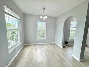 23520 Walden Center Dr in Bonita Springs, FL - Building Photo - Building Photo