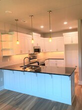 2184 W Moore Ln, Unit A in Fayetteville, AR - Foto de edificio - Building Photo