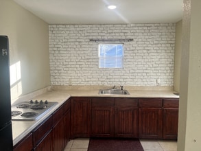 10842 Knollwood Dr in Tyler, TX - Building Photo - Building Photo