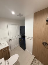 442 E 44th Cir in Long Beach, CA - Building Photo - Building Photo