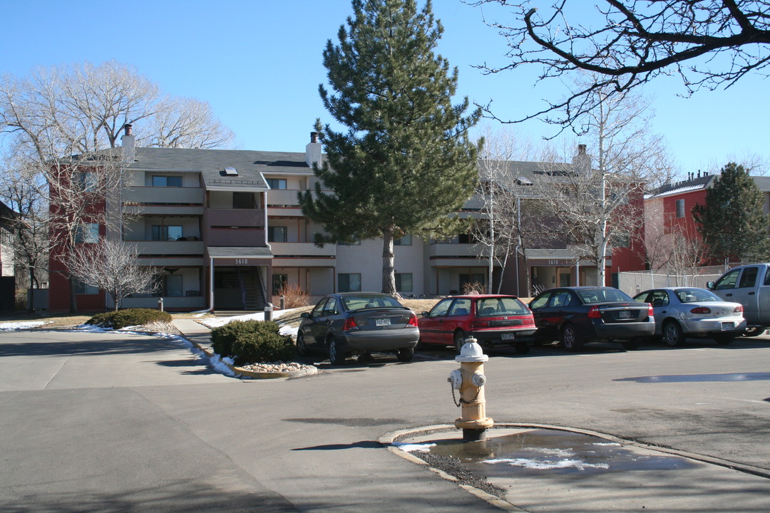 Fairways Apartments in Boulder, CO - Building Photo