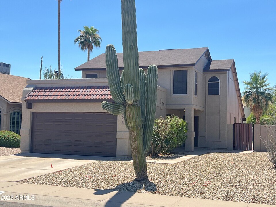 728 N Hazelton Dr in Chandler, AZ - Building Photo