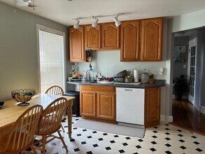 36 School St, Unit #2F in Woburn, MA - Building Photo - Building Photo