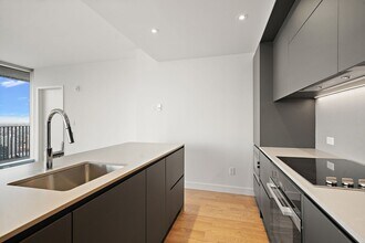 1205 Pl. Phillips in Montréal, QC - Foto de edificio - Building Photo