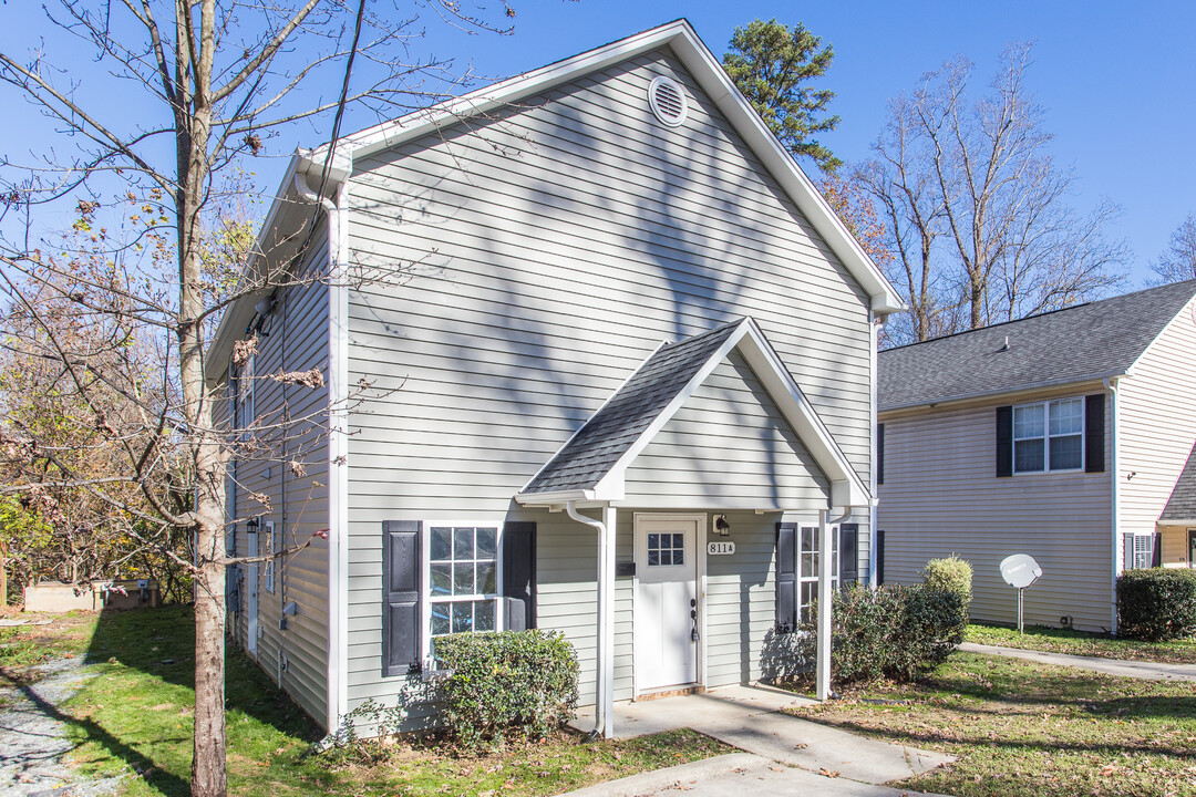 811 Lee St in Durham, NC - Building Photo