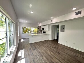 1556 Euclid Ave in Miami Beach, FL - Building Photo - Building Photo