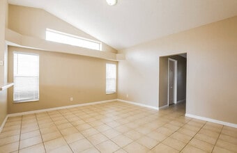 8718 Sandy Plains Dr in Riverview, FL - Foto de edificio - Building Photo