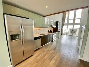 4215 Glencoe Ave, Unit PH403 in Marina Del Rey, CA - Building Photo - Building Photo