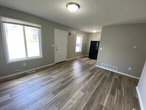 3101 SE 17th St in Des Moines, IA - Building Photo - Building Photo