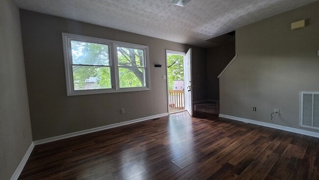 2723 S Roan St in Johnson City, TN - Building Photo - Building Photo