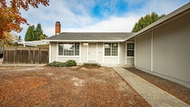 493 Landsdown Cir in Rohnert Park, CA - Building Photo - Building Photo