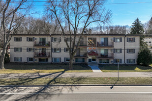 240 Wentworth Ave W Apartamentos