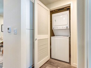 3500 Chesapeake in Los Angeles, CA - Building Photo - Interior Photo