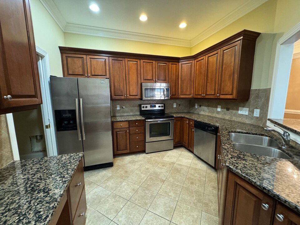 2671 Lockwood Rd in Fayetteville, NC - Building Photo