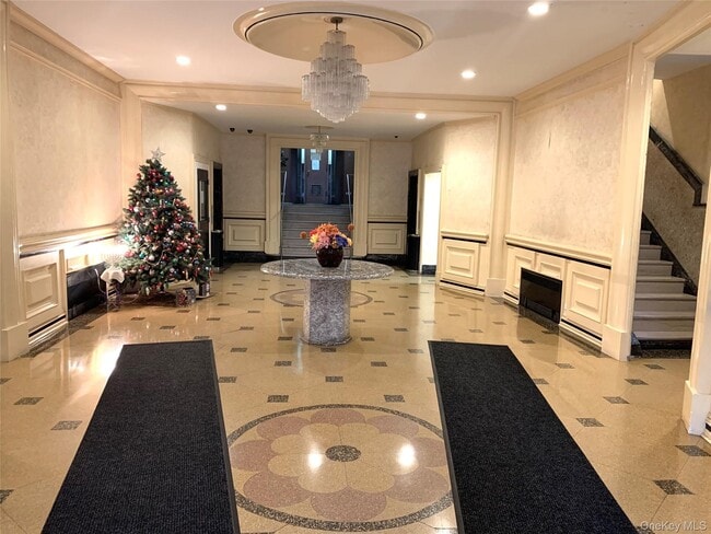 property at 65 Lincoln Blvd