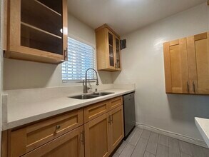 21 Thornton Ave in Los Angeles, CA - Building Photo - Building Photo