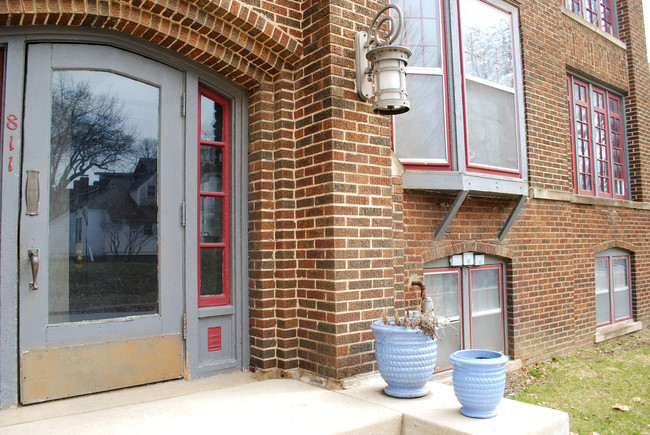 The Delester Apartments in Des Moines, IA - Foto de edificio - Building Photo