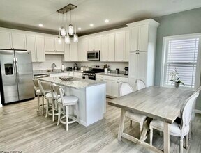 423 Kings Point Ln in Morgantown, WV - Building Photo - Building Photo