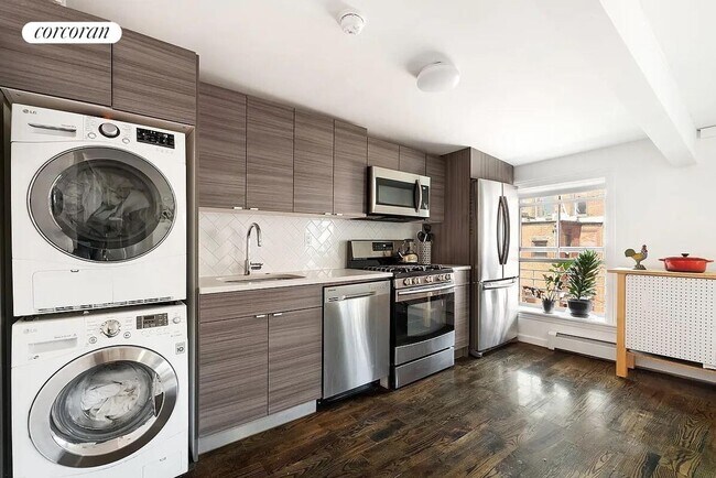 275 Vanderbilt Ave in Brooklyn, NY - Foto de edificio - Building Photo