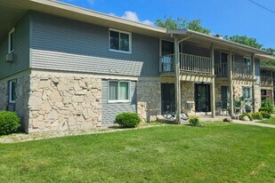 Wilson Heights in Menasha, WI - Building Photo