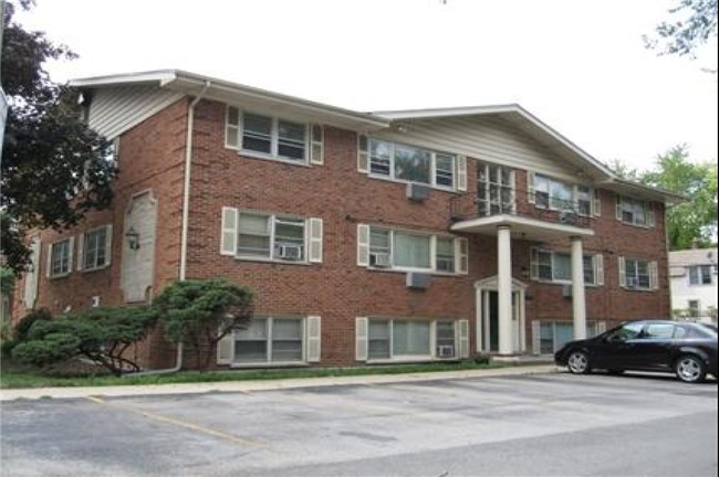 Riverside Trails in Lyons, IL - Foto de edificio - Building Photo