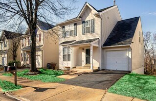 21749 Tottenham Hale Ct in Sterling, VA - Building Photo