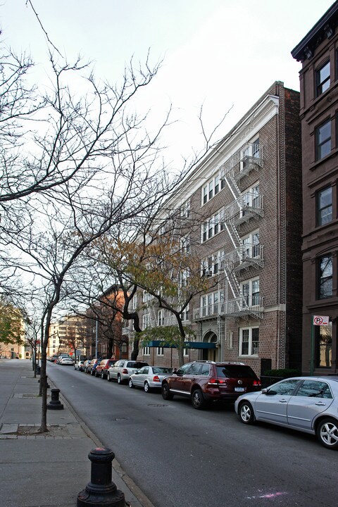 81-87 Columbia Heights in Brooklyn, NY - Building Photo