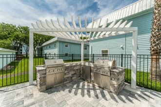 Surf Apartments in Atlantic Beach, FL - Foto de edificio - Building Photo