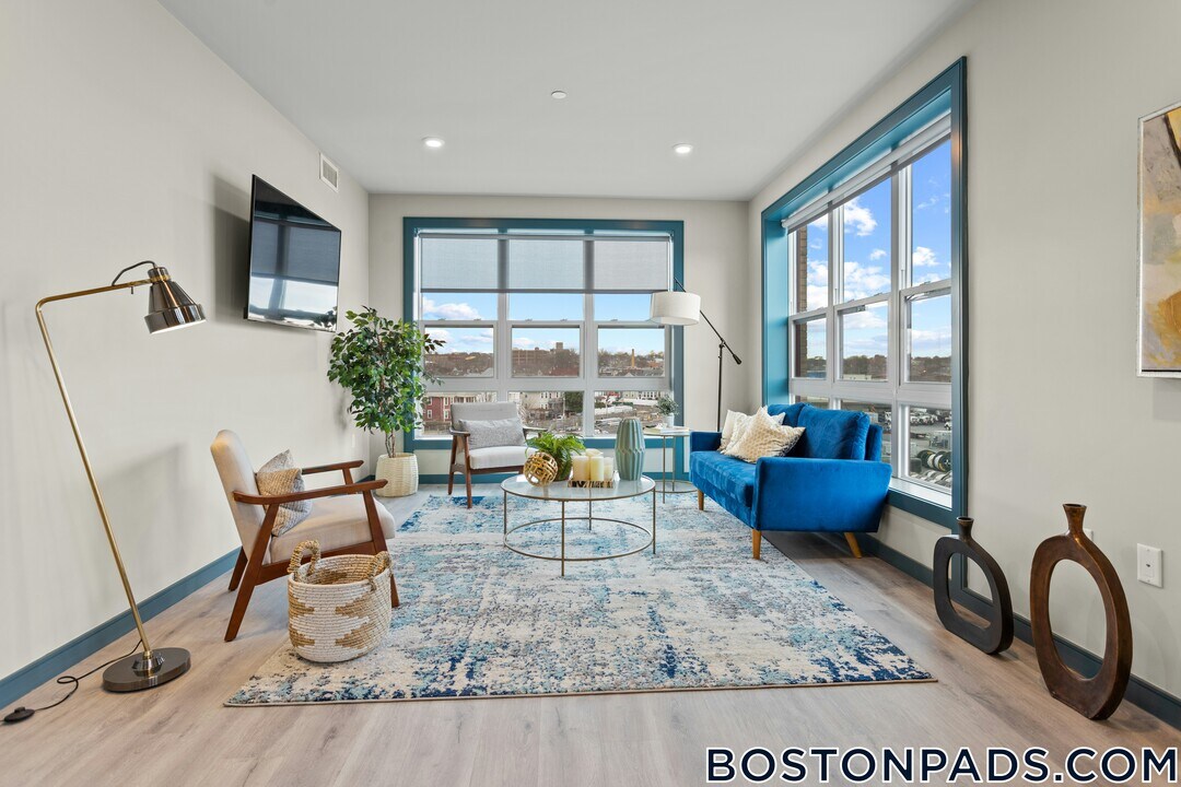 1258 Massachusetts Ave in Boston, MA - Building Photo