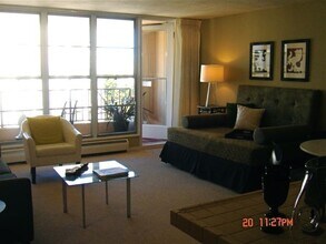 2040 Franklin St, Unit 806 in San Francisco, CA - Foto de edificio - Building Photo