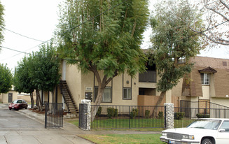 1425 N Lugo Ave Apartments