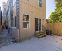 3020 Richmond St photo'