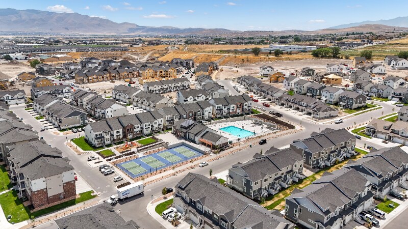 1298 Sage Dr in Lehi, UT - Foto de edificio