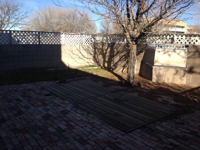 property at 2836 Quail Pointe Dr NW