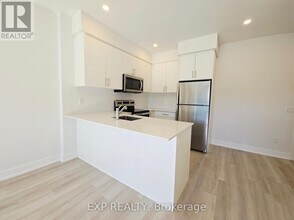 1100 Lackner Pl in Kitchener, ON - Building Photo - Building Photo