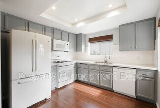 254 Oleander Dr in Oceanside, CA - Building Photo - Building Photo