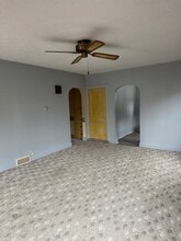 2121 Cherry Ave in Alliance, OH - Foto de edificio - Building Photo