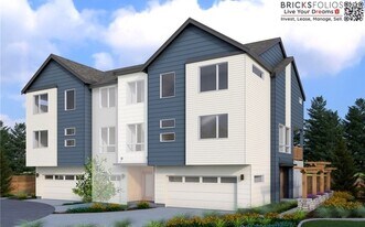 13706 Manor Way in Lynnwood, WA - Building Photo