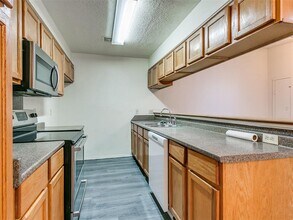 4602 Creek Ct in Oklahoma City, OK - Building Photo - Building Photo