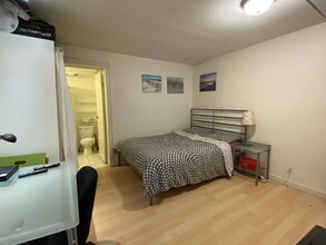 142 42nd Av E in Vancouver, BC - Building Photo - Building Photo
