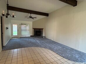 2320 Aquaduct Dr in Bedford, TX - Building Photo - Building Photo