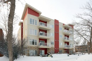 11107 108th Ave NW in Edmonton, AB - Building Photo