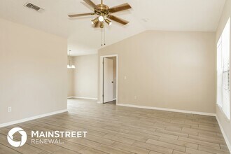 916 N Dean Cir in Deltona, FL - Building Photo - Building Photo