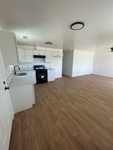 624 N Smith Rd in Tipton, CA - Building Photo - Building Photo