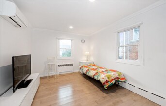 29-33-2212 212th St in Queens, NY - Building Photo - Building Photo