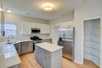 2112 Seastone Trce in Chesapeake, VA - Building Photo - Building Photo