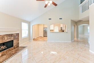 7230 Wimberly Oaks Ln in Richmond, TX - Foto de edificio - Building Photo