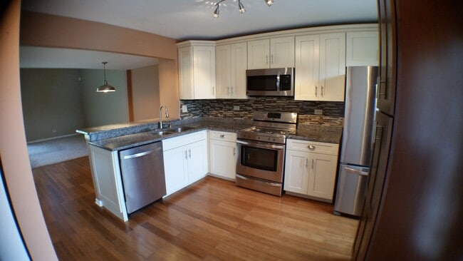118 W 67th St in Westmont, IL - Building Photo - Building Photo